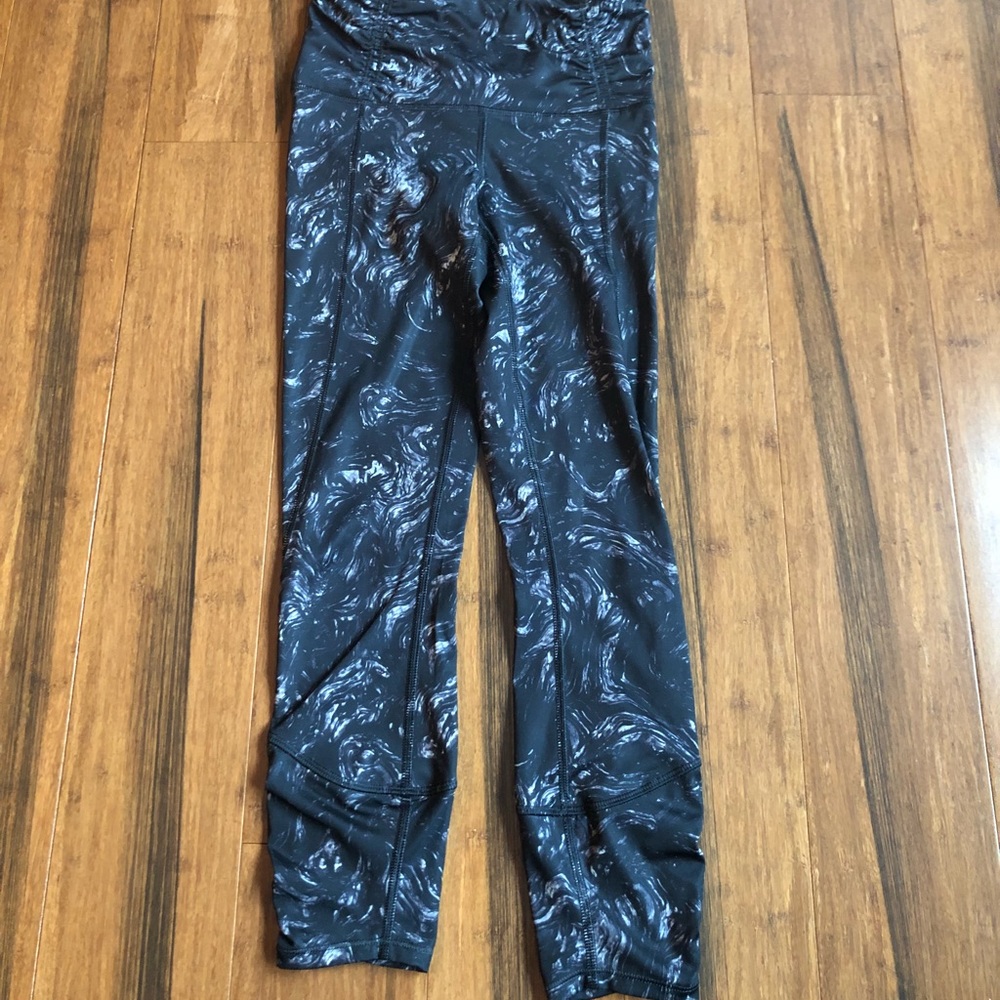 Lululemon rebel runners size 2